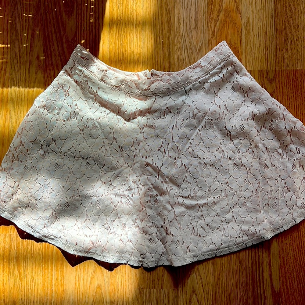 Size small light pink lace mini skirt - Forever 21